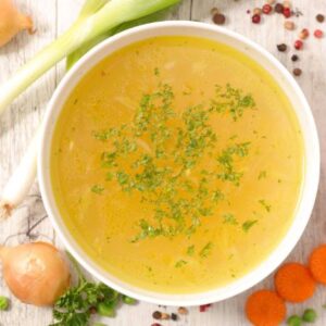 Receita de Caldo Caseiro de Legumes: Conforto em uma Tigela de Sabor