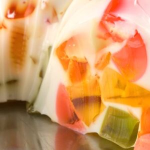 Receita de Gelatina Mosaico: Uma Sobremesa Colorida e Deliciosa para Surpreender