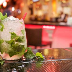 Mojito Receita: Passo a Passo para um Coquetel Perfeito no Seu Bar em Casa