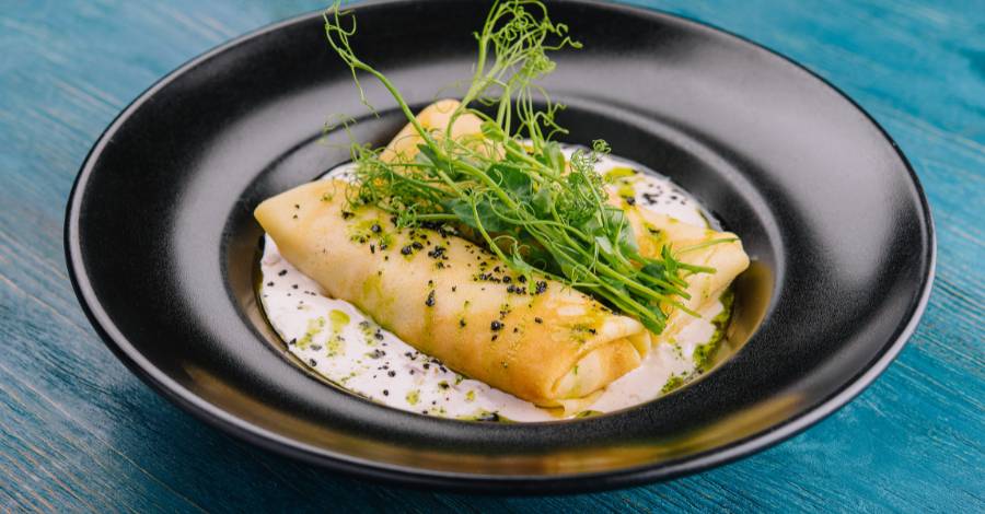 Panqueca de Carne com Molho Branco